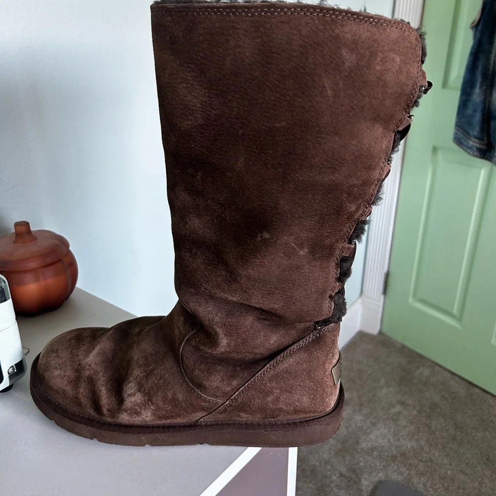 UGG Roseberry Brown Winter Boots with Plush Lining - Picture 2 of 5